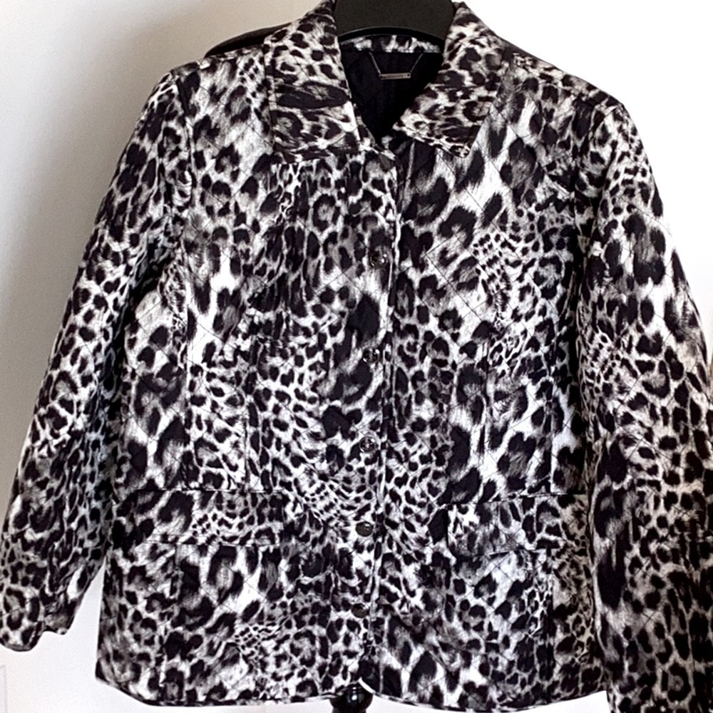 CHICOS gray and black animal print quilted jacket with snap front closure